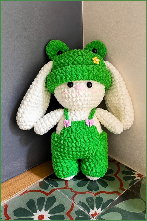 Copy of Copy of Crochet Frog Bunny Free Amigurumi Pattern 5
