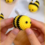Copy of Crochet Bee Keychain Free Amigurumi Pattern 5