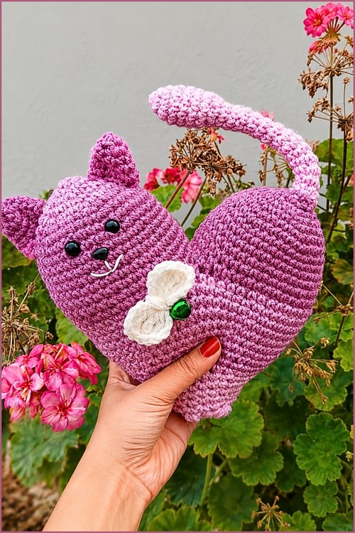 Crochet Cat Heart Free Amigurumi Pattern 5