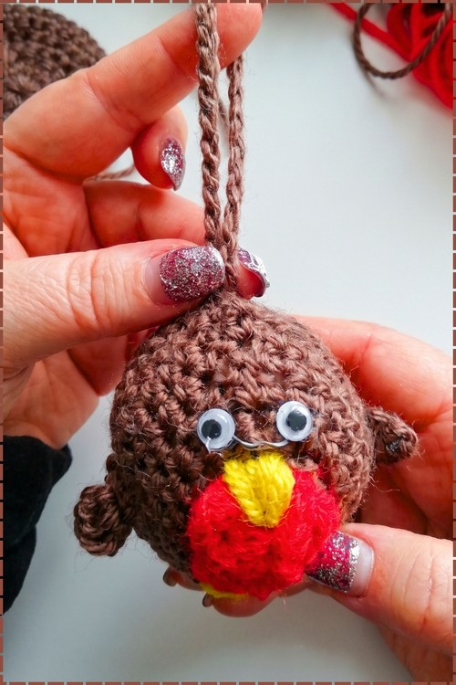 Crochet robin bird amigurumi