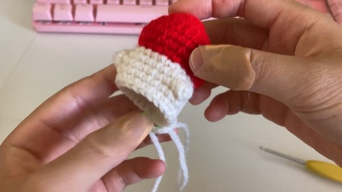 Free Amigurumi Crochet Squirrel Christmas Pattern For Beginners 3
