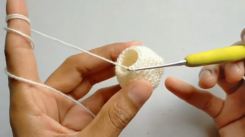 Free Amigurumi Crochet Lamb Christmas Pattern For Beginners 1