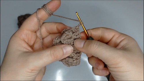 Easy crochet Pinecone Free Pattern 3