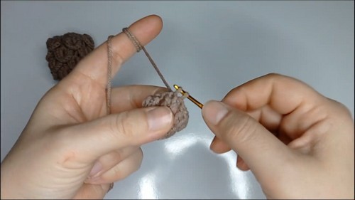 Easy crochet Pinecone Free Pattern 1