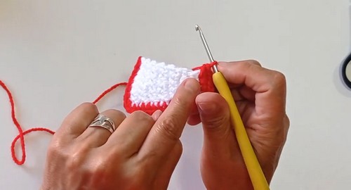 Free Amigurumi Crochet Christmas Lantern Pattern For Beginners 2