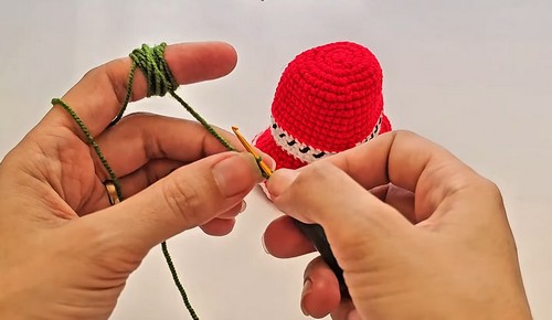 Free Amigurumi Christmas Bell Ornament 3