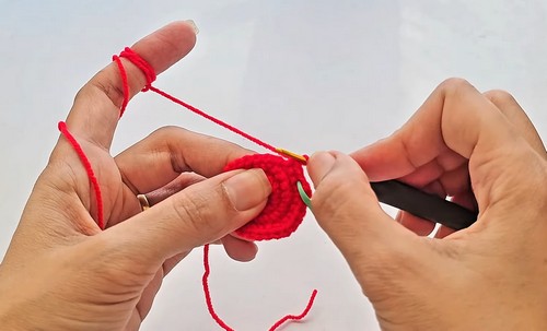 Free Amigurumi Christmas Bell Ornament 1