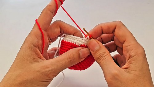 Free Amigurumi Christmas Bell Ornament 2
